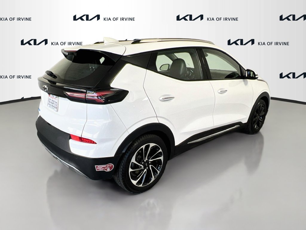 Used 2023 Chevrolet Bolt EUV Premier w/ Sun & Sound Package FWD image 8