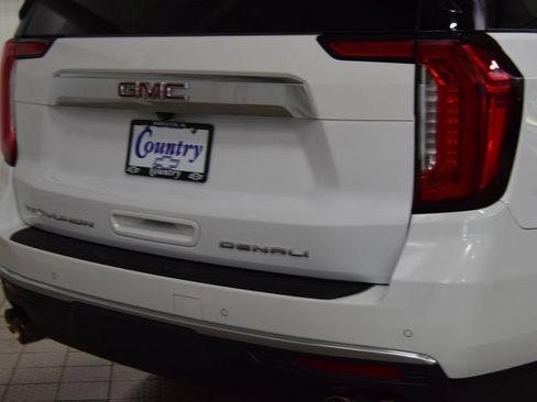 Used 2024 GMC Yukon XL Denali AWD/4WD image 22