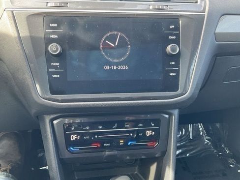 Used 2022 Volkswagen Tiguan SE AWD/4WD image 23