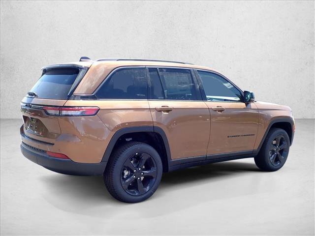 New 2026 Jeep Grand Cherokee Limited w/ Limited Altitude Package AWD/4WD image 4