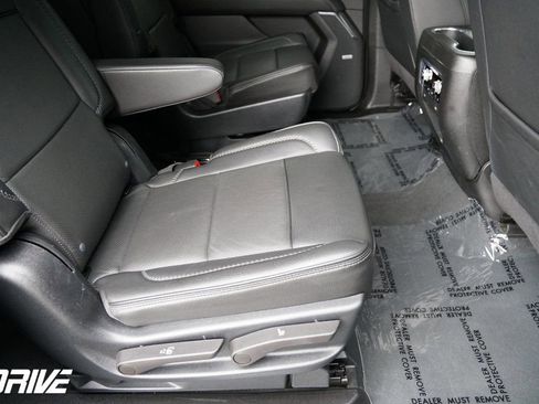 Used 2023 GMC Yukon XL Denali image 44