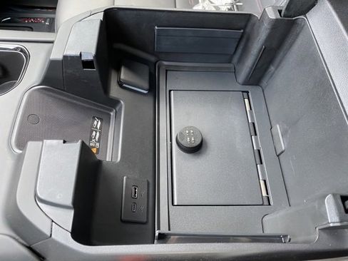 Used 2024 GMC Sierra 1500 AT4X image 17