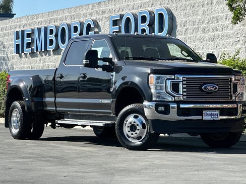 Used 2022 Ford F350 Lariat w/ Lariat Ultimate Package image 2