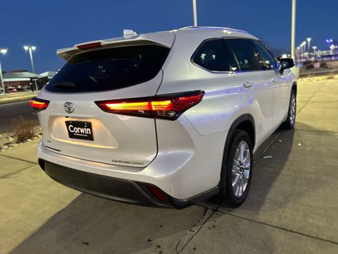 Used 2023 Toyota Highlander Limited image 5