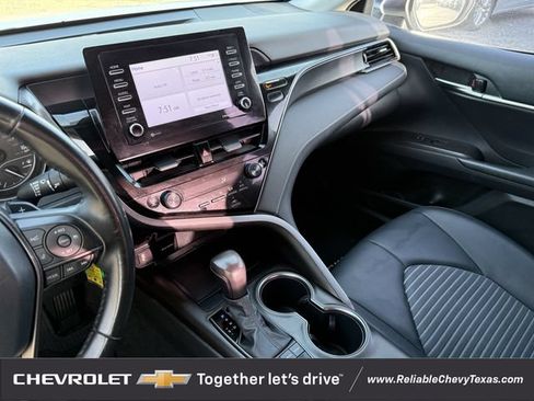 Used 2023 Toyota Camry SE FWD image 19