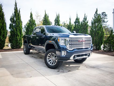 Used 2022 GMC Sierra 2500 Denali w/ Denali Ultimate Package image 2