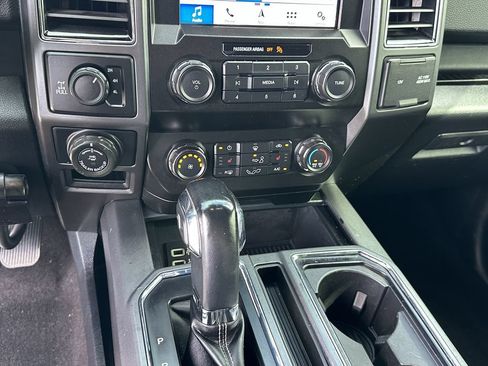 Used 2019 Ford F150 XLT w/ Equipment Group 302A Luxury AWD/4WD image 25