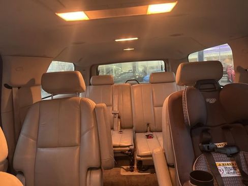 Used 2008 Chevrolet Suburban LT image 30