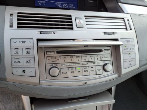 Used 2006 Toyota Avalon Limited image 24