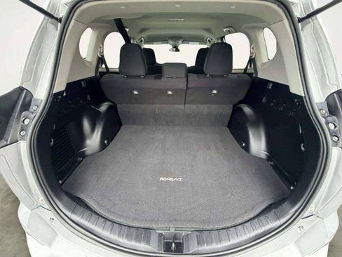 Used 2017 Toyota RAV4 LE w/ Carpet Mat Package FWD image 5