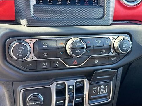 Used 2018 Jeep Wrangler Unlimited Rubicon image 17