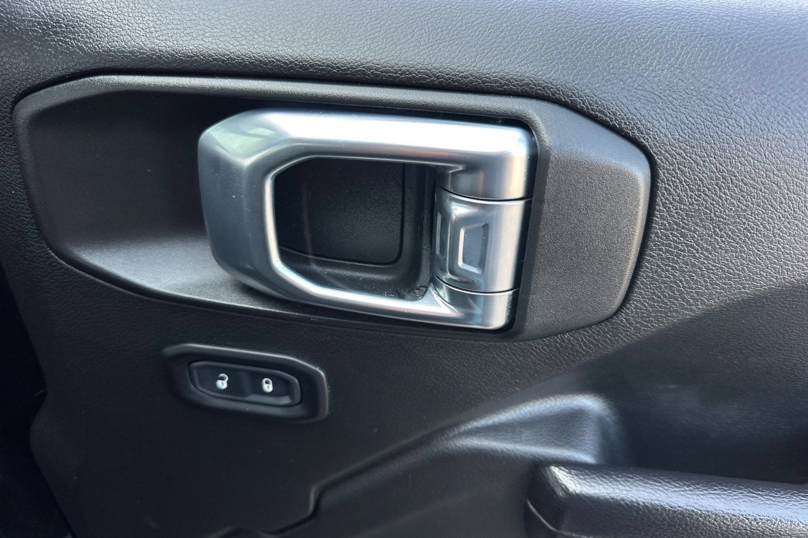 Used 2021 Jeep Gladiator Sport AWD/4WD image 21
