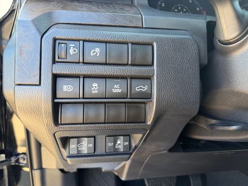Certified 2025 Toyota Tacoma Limited AWD/4WD image 11