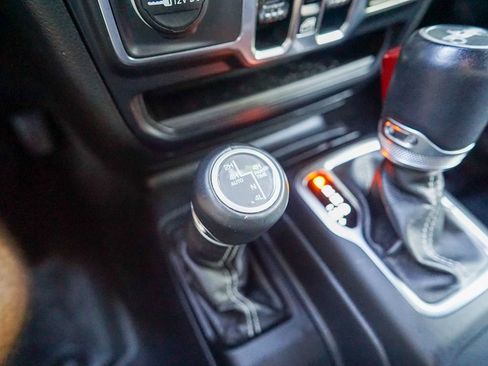 Used 2019 Jeep Wrangler Unlimited Sahara w/ Quick Order Package 24M Moab AWD/4WD image 30