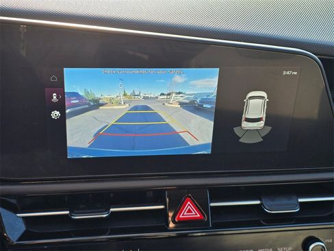 Used 2023 Kia Niro EX image 19