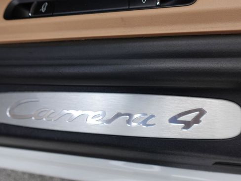 Used 2014 Porsche 911 Carrera 4 image 19