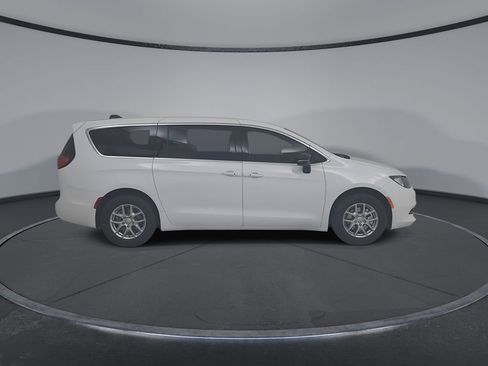 New 2026 Chrysler Voyager LX image 17