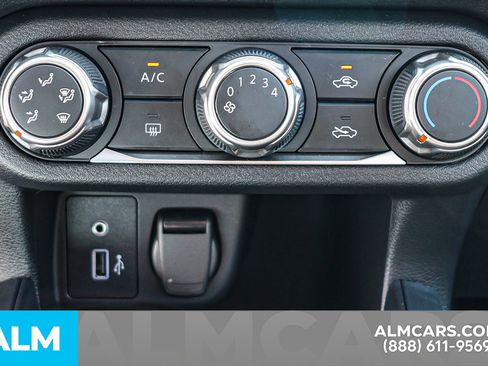 Used 2025 Nissan Versa S w/ Trunk Package image 33