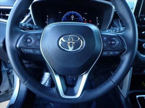 Used 2023 Toyota Corolla Cross XLE image 15