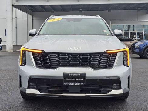 Certified 2025 Kia Sorento EX image 9