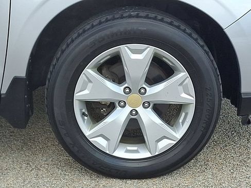Used 2015 Subaru Forester 2.5i Limited AWD/4WD image 8