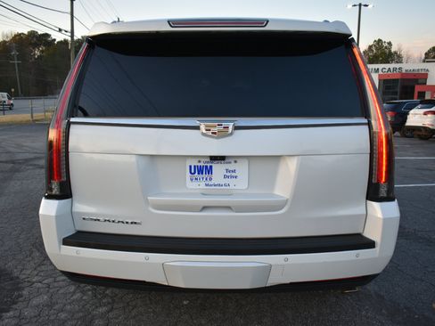 Used 2018 Cadillac Escalade Platinum image 7
