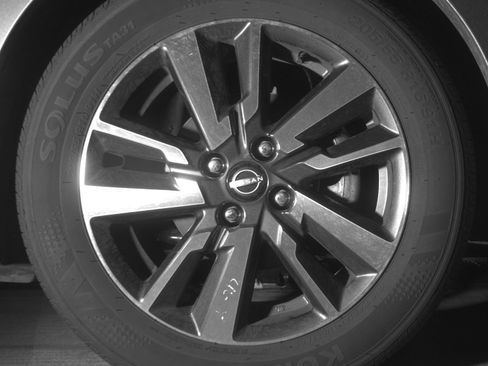 Used 2025 Nissan Versa SV image 13