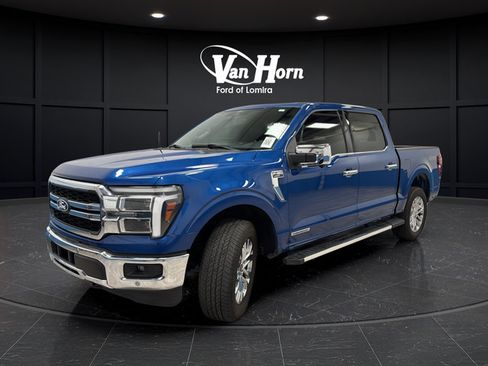Used 2025 Ford F150 Lariat w/ Equipment Group 501A Mid AWD/4WD image 3