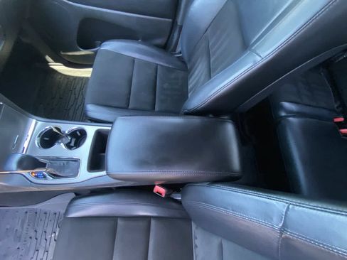 Used 2021 Jeep Grand Cherokee Laredo X AWD/4WD image 21