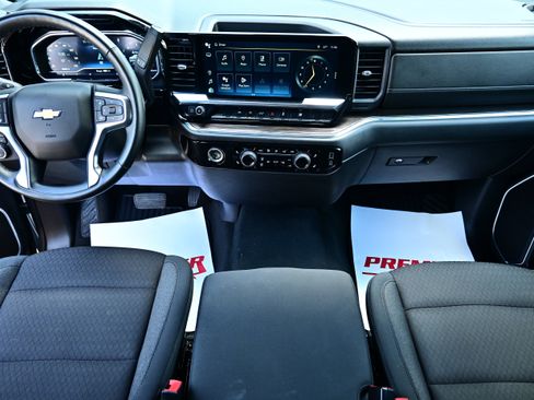 Used 2024 Chevrolet Silverado 1500 LT AWD/4WD image 16