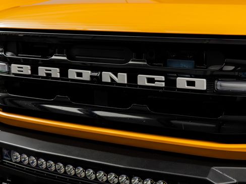 Used 2022 Ford Bronco Outer Banks AWD/4WD image 4