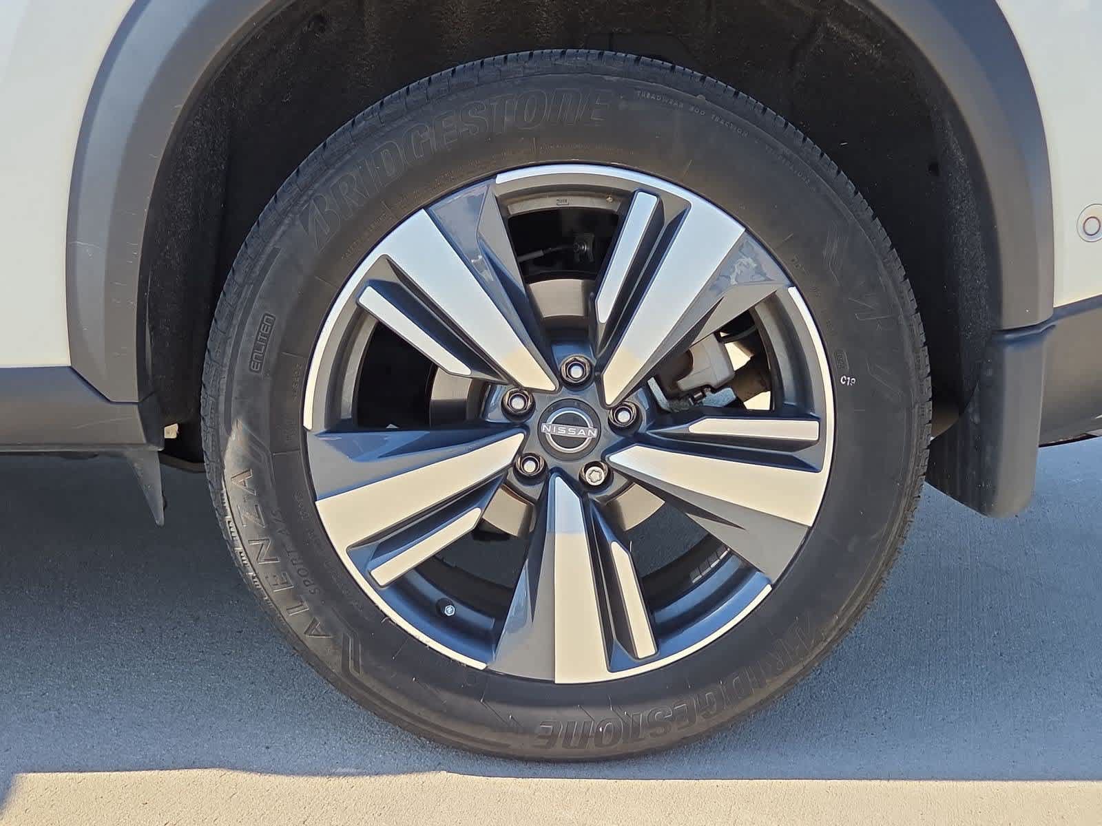 Used 2023 Nissan Rogue Platinum FWD image 13