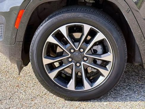 Used 2023 Jeep Grand Cherokee L Overland AWD/4WD image 9