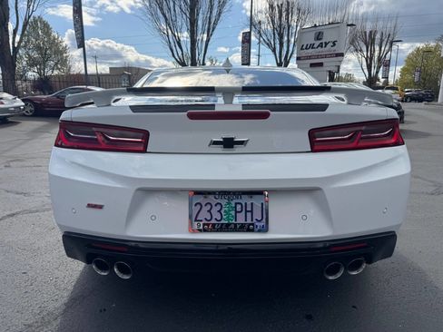 Used 2018 Chevrolet Camaro SS image 4