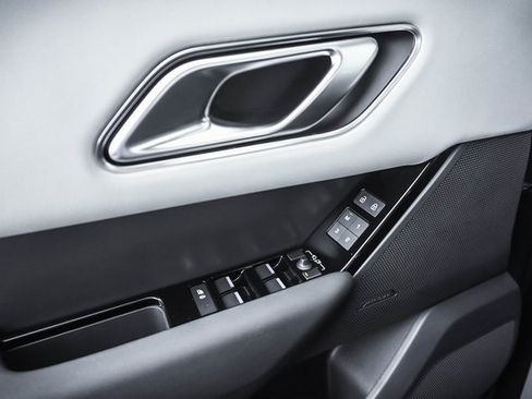 Used 2024 Land Rover Range Rover Velar Dynamic SE image 12