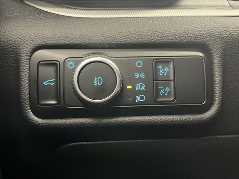 Used 2023 Ford Explorer XLT w/ Equipment Group 202A AWD/4WD image 33