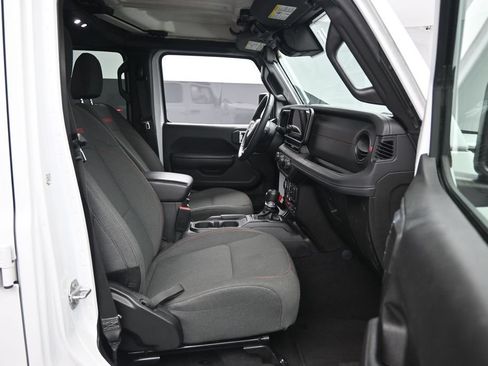 Used 2025 Jeep Wrangler Unlimited Rubicon AWD/4WD image 27
