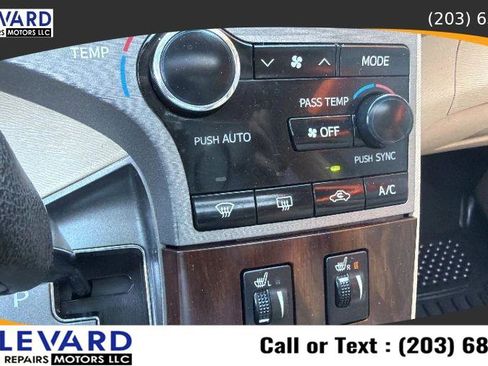 Used 2013 Toyota Venza Limited AWD/4WD image 18