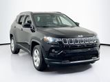 Used 2022 Jeep Compass Latitude image 3