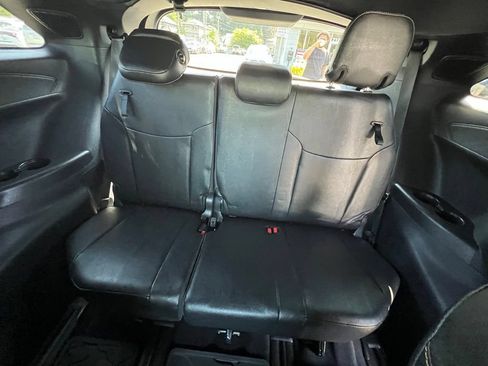 Certified 2025 Toyota Sienna XLE Woodland Edition AWD/4WD image 17