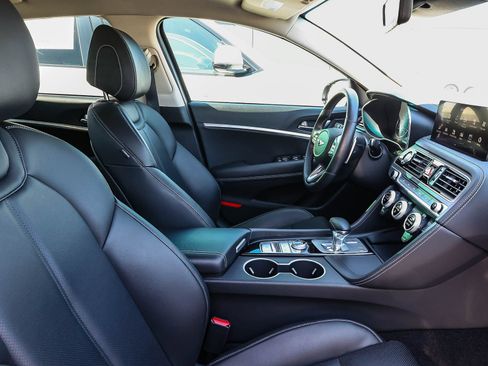 Used 2023 Genesis G70 2.0T AWD/4WD image 19