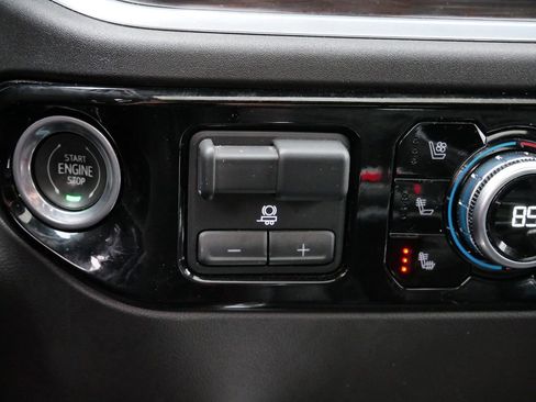 Used 2022 GMC Sierra 1500 SLT w/ SLT Premium Plus Package image 39