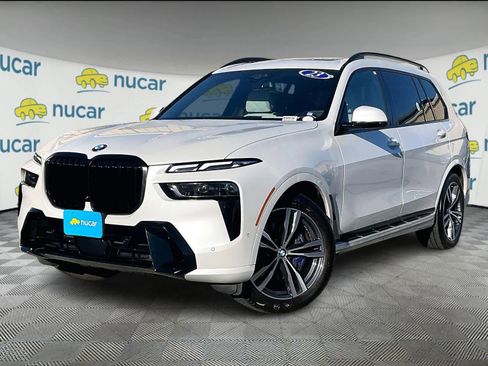 Used 2023 BMW X7 xDrive40i w/ Executive Package image 3