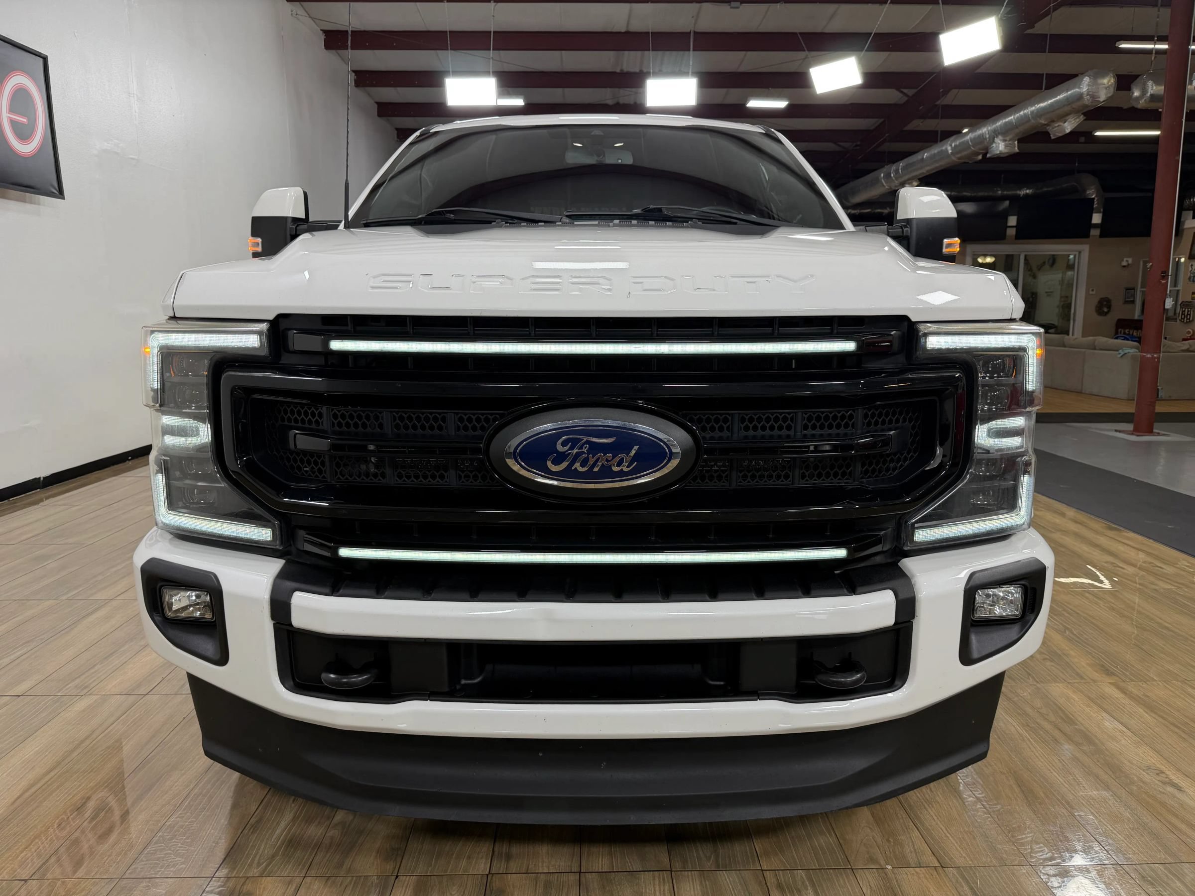 Used 2022 Ford F250 Lariat w/ Lariat Ultimate Package AWD/4WD image 2