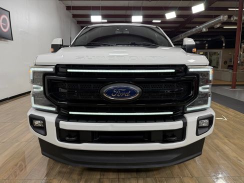 Used 2022 Ford F250 Lariat w/ Lariat Ultimate Package AWD/4WD image 2
