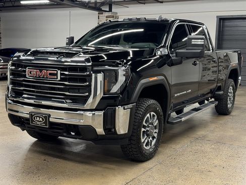 Used 2024 GMC Sierra 2500 SLE w/ SLE Value Package; image 3