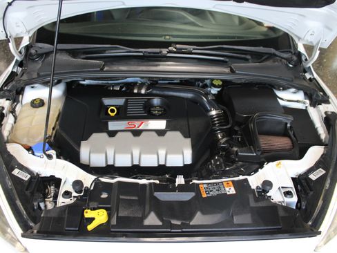 Used 2015 Ford Focus ST w/ Equipment Group 401A image 28