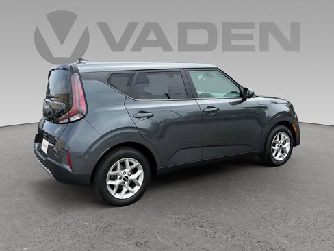 Used 2024 Kia Soul LX w/ Option Group 015 FWD image 16