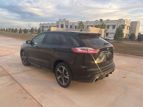 Used 2023 Ford Edge ST image 6