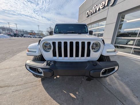 Used 2021 Jeep Wrangler Unlimited Sahara w/ Cold Weather Group image 9